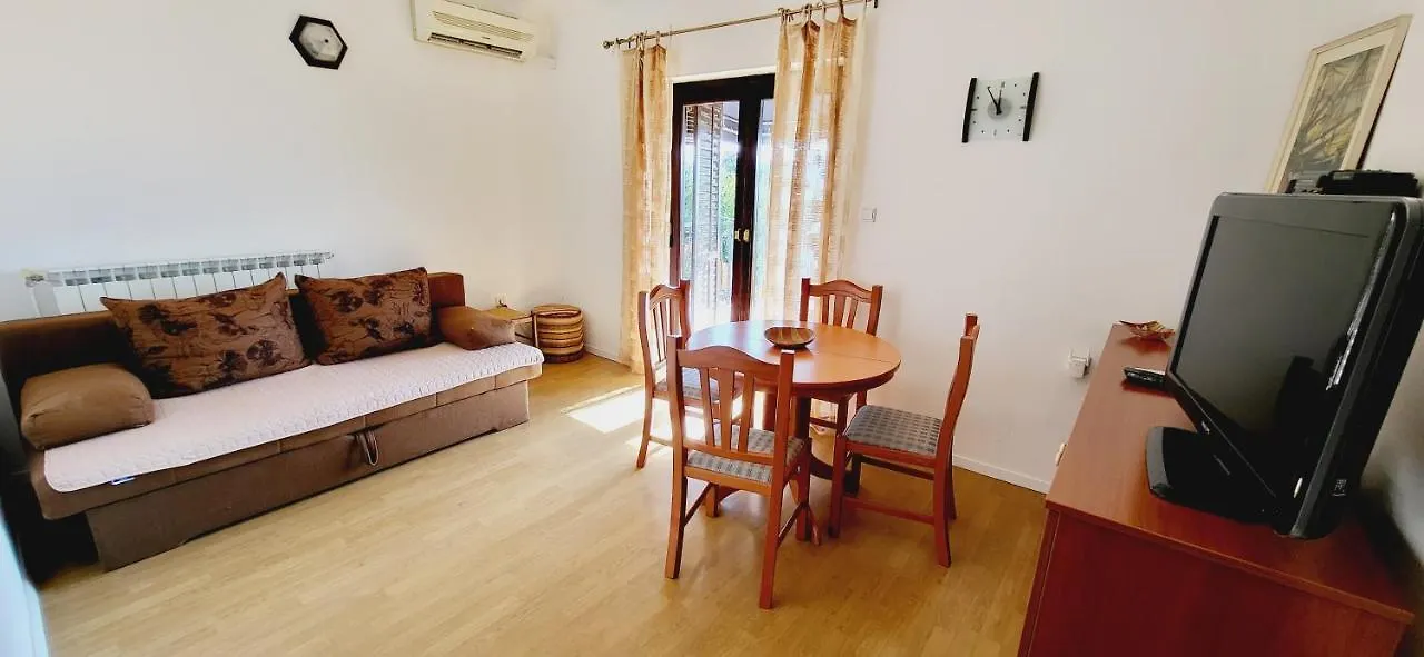 Apartments Italo By El-Pi Tours Njivice