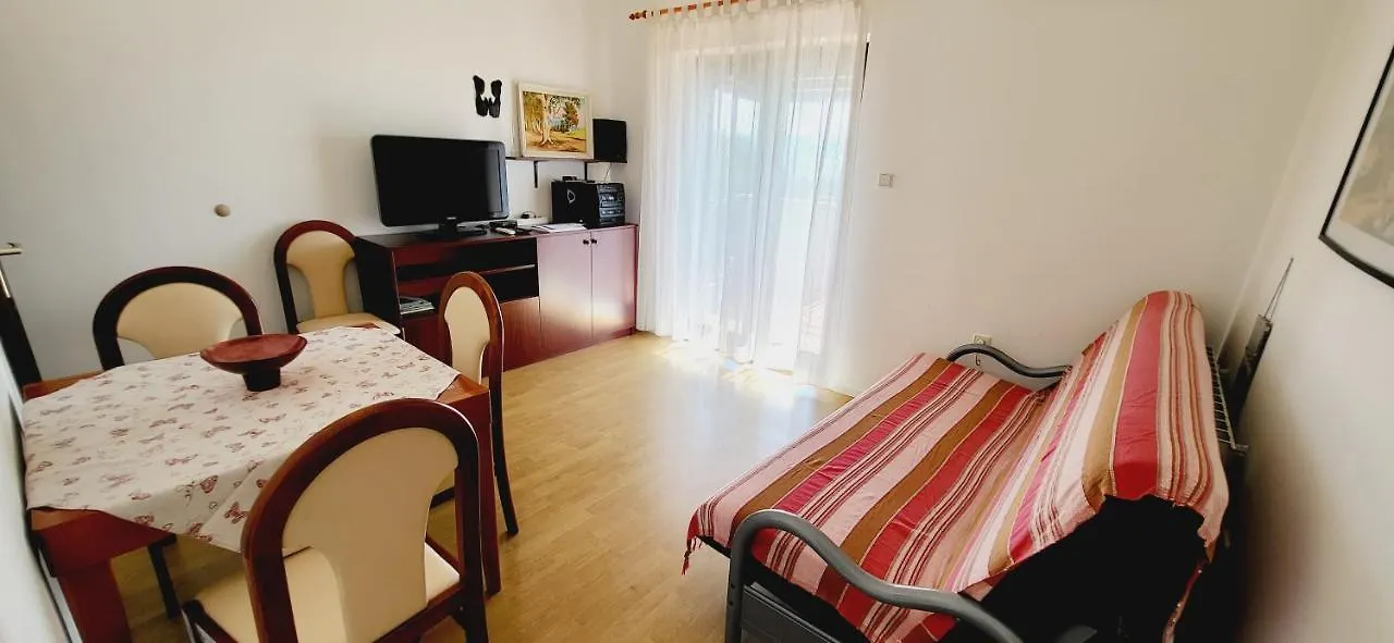 Apartments Italo By El-Pi Tours Njivice Croatia