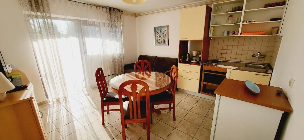 Apartments Italo By El-Pi Tours Njivice Croatia